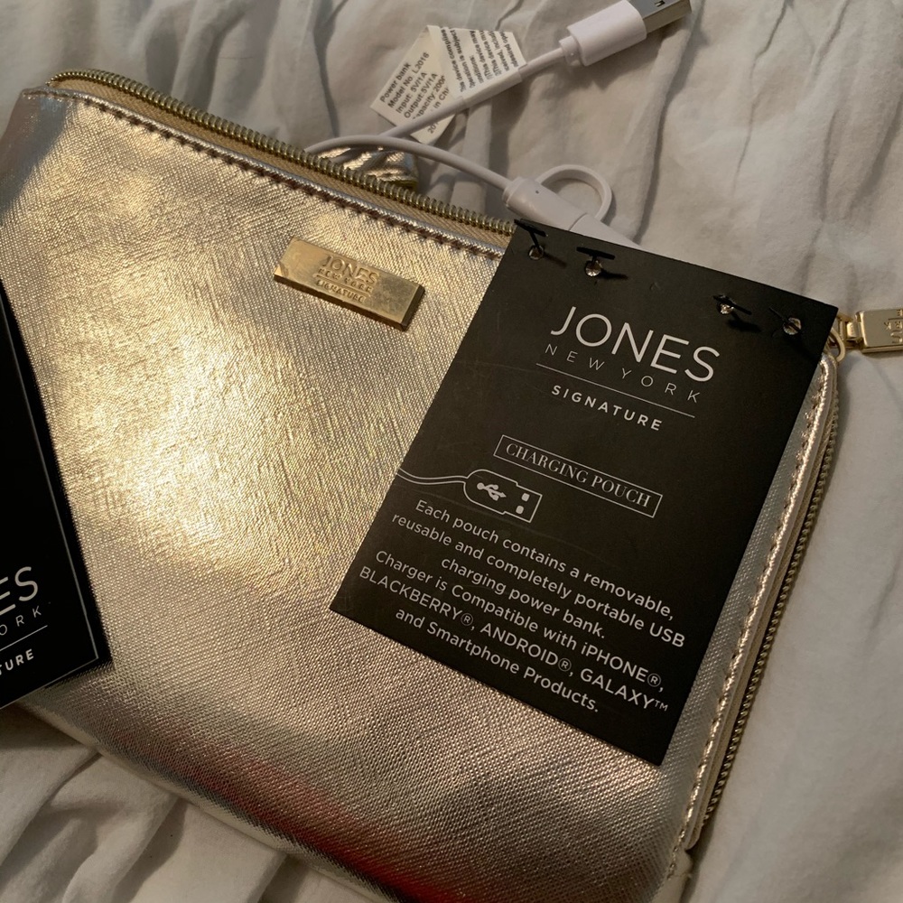 Gold charging clutch